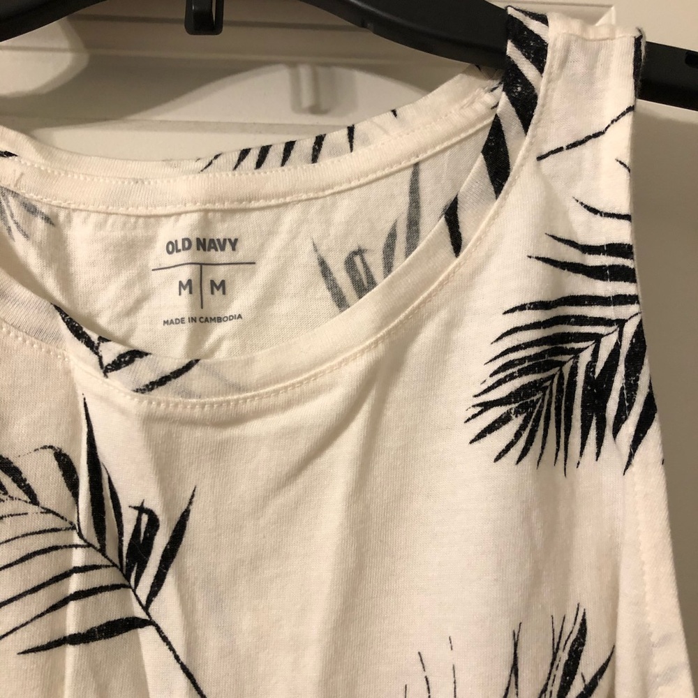 Old Navy Black & White Palm Patterned Tank Top